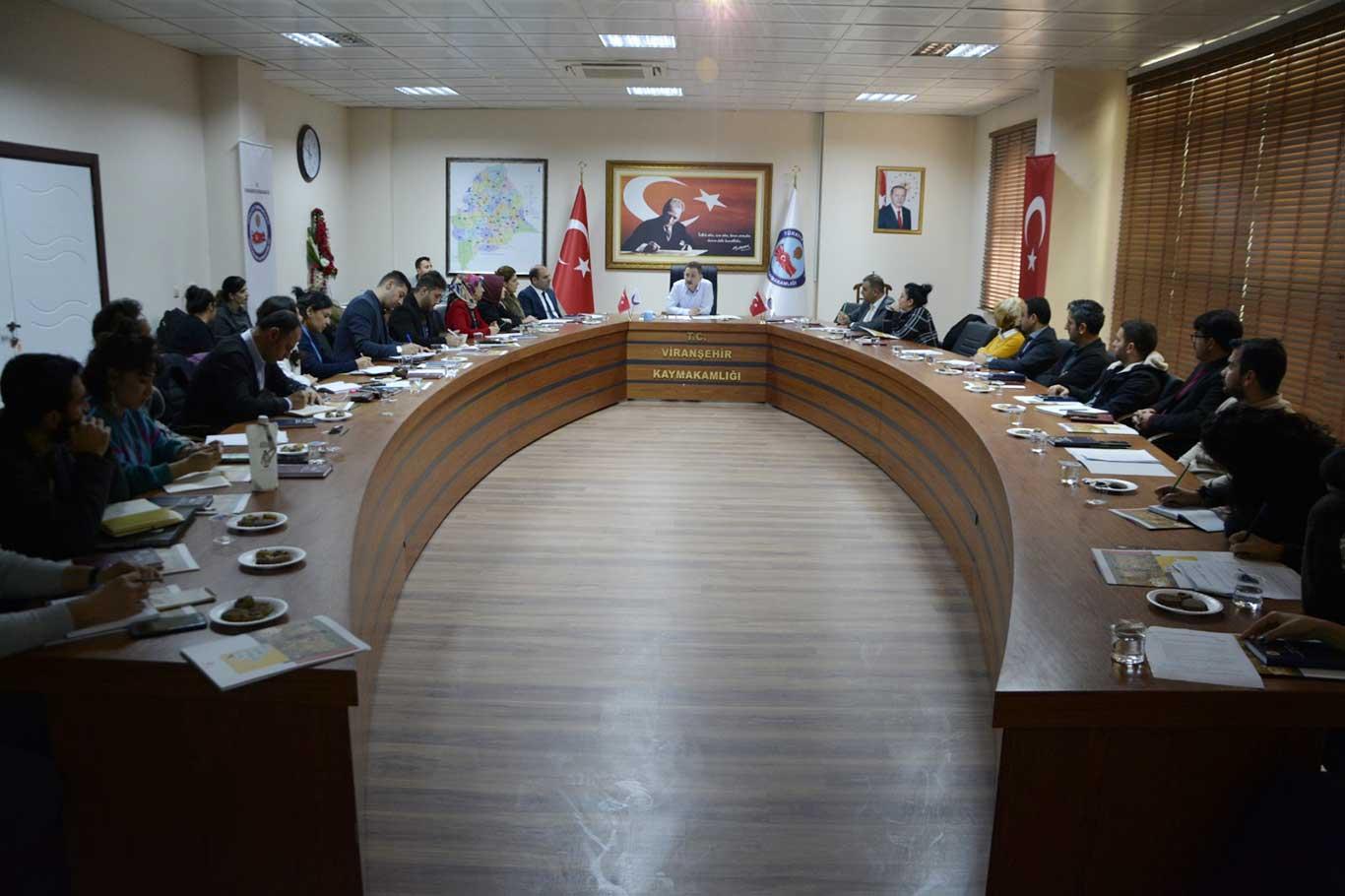 Mevsimlik tarım işçileri ve ailelerinin sorunları konuşuldu Mevsimlik tarım işçileri ve ailelerinin sorunları konuşuldu